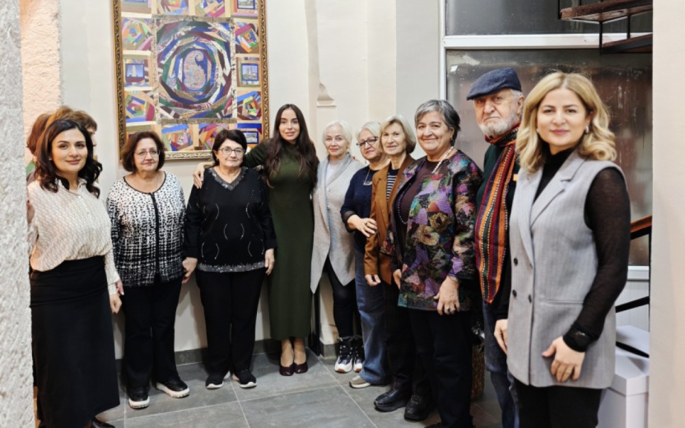 Leyla Əliyeva “YAŞA” Mərkəzində yaşlı nəslin nümayəndələri ilə görüşdü -FOTOLAR